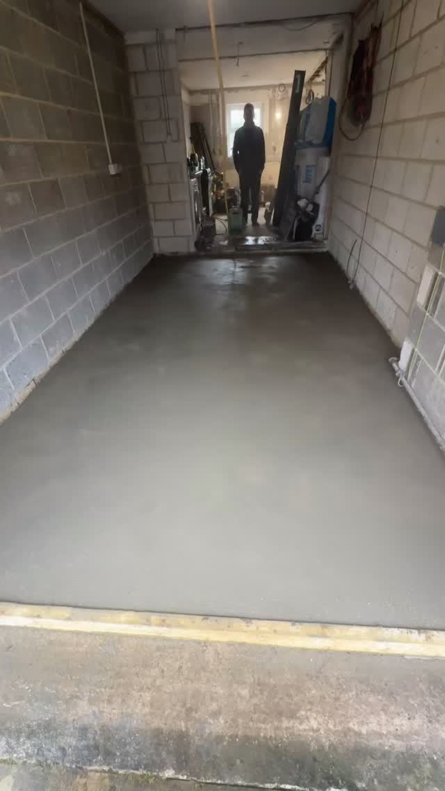Garage floor screed
