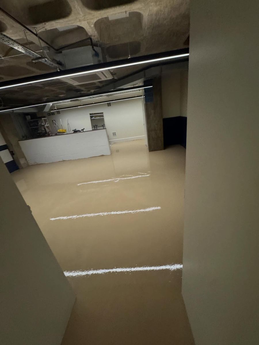 Liquid screed, basement
